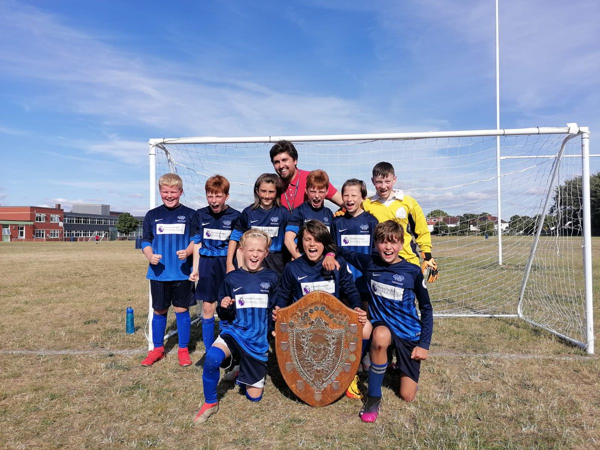 Incredibly proud of our fantastic A team, who beat Farnborough on penalties after coming back from 2-0 down at half time. An incredible achievement and the first time Norwood have won the Duddy Shield in 45 years! What a season, what a fantastic team - well done!