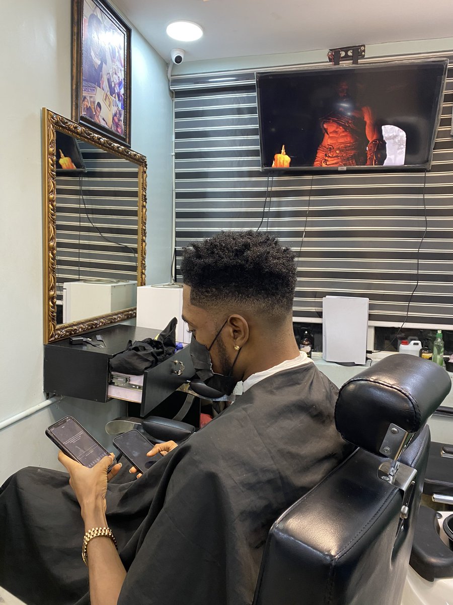 phemmyprodigy's tweet photo. Shola came through for lit cut https://t.co/Z0qu3s3N4M