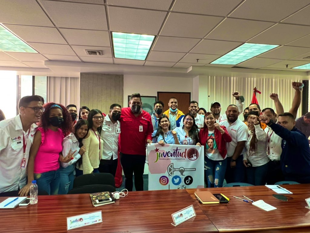 La industria petrolera, gasífera y petroquímica cuenta con la fuerza de su Juventud organizada.🔥🇻🇪

Hombres y mujeres que aportan desde sus conocimientos técnicos y desde el compromiso social al avance de la Patria. ❤️
#13Jul 
#ProducciónPorLaPatria