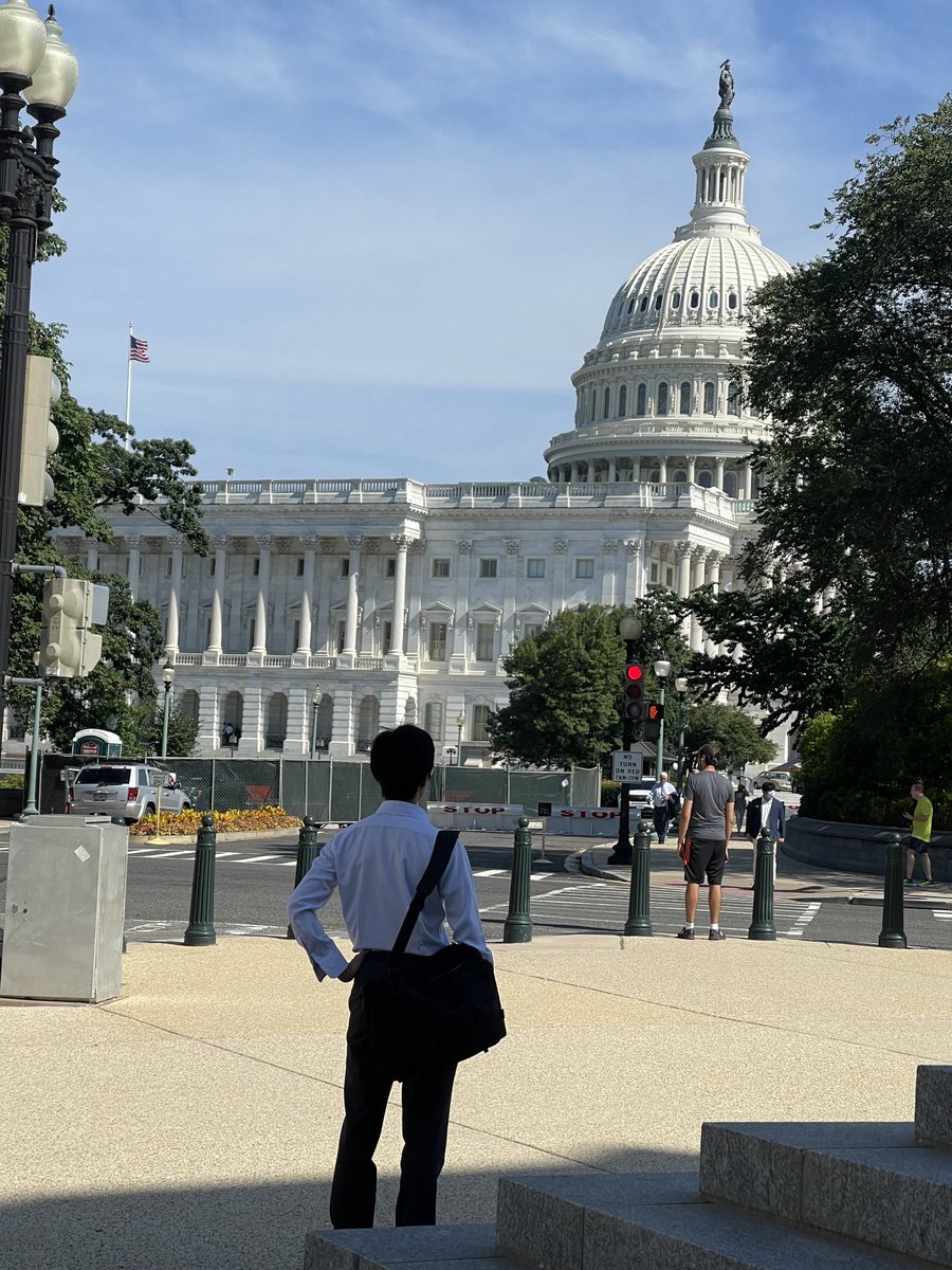 sbloomfield15's tweet image. Constructive day on Capitol Hill talking w/ ⁦@RepLisaMcClain⁩ &amp;amp; ⁦@QuentinLBishop⁩ talking about why #broadband connectivity is critical to the economic success of all communities. Looking for ways to create partnerships between local leaders and ⁦@NTCAconnect⁩.