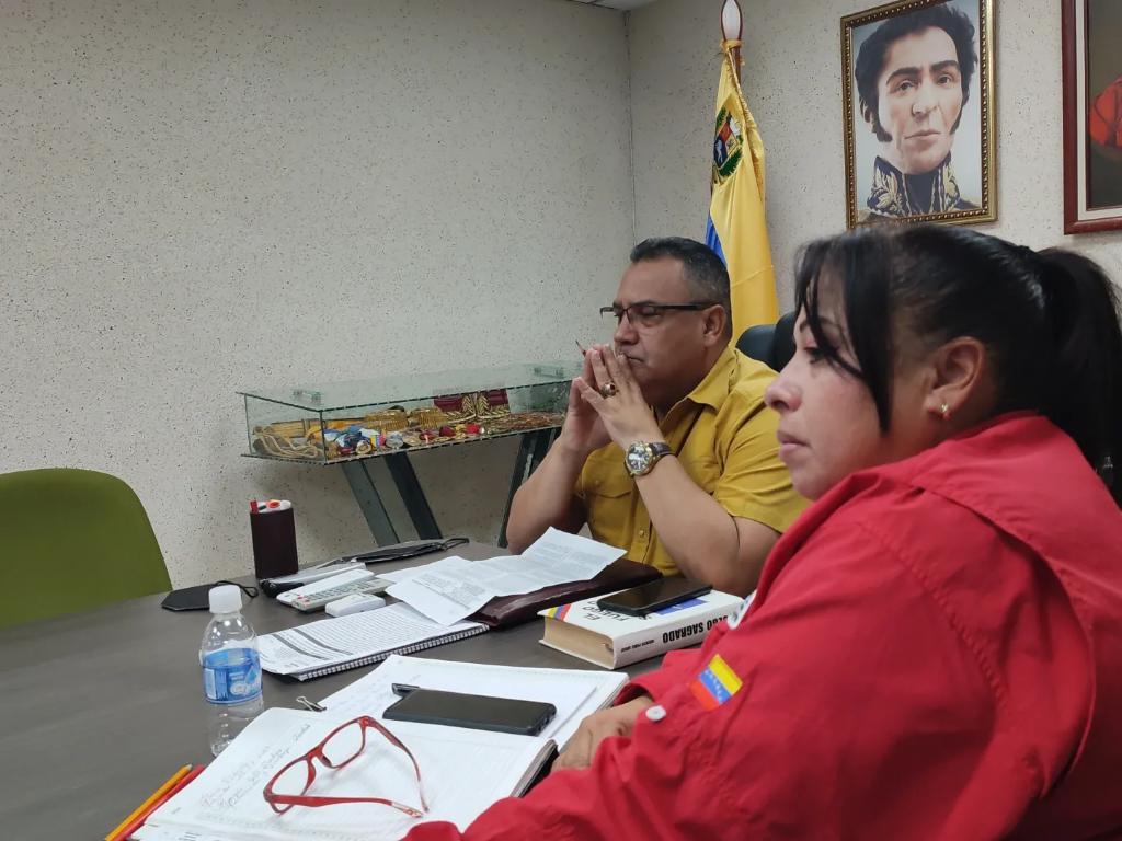DulceyParadaM's tweet photo. #Jul13 Por instrucción de nuestra Gobernadora @karinacarpioaragua nos reunimos con el Coordinador Regional del Servicio Nacional Para el Desarme @MIJPSenades para así organizar políticas públicas que nos permita garantizar la Paz y la Tranquilidad de todas y todos los Aragueños https://t.co/iK0f87erd4