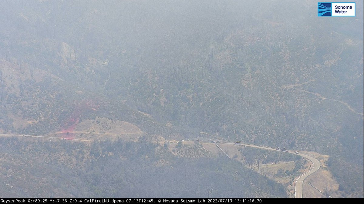 SonomaScanner's tweet photo. (Update 3, 1:11 pm)
#FrogFire Tankers 85 and 100 released back to Sonoma. Copter 106 still on scene. IC not expecting to need the 1st dozer, staging the 2nd dozer on the valley floor. https://t.co/0TeGomSa5R