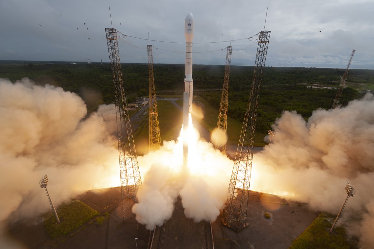 esa's tweet photo. New photos in from our remote cameras at the #VegaC inaugural launch earlier today.

More images https://t.co/FN9C5Xkq8c

📷 ESA-S. Corvaja https://t.co/an2yVA06yR