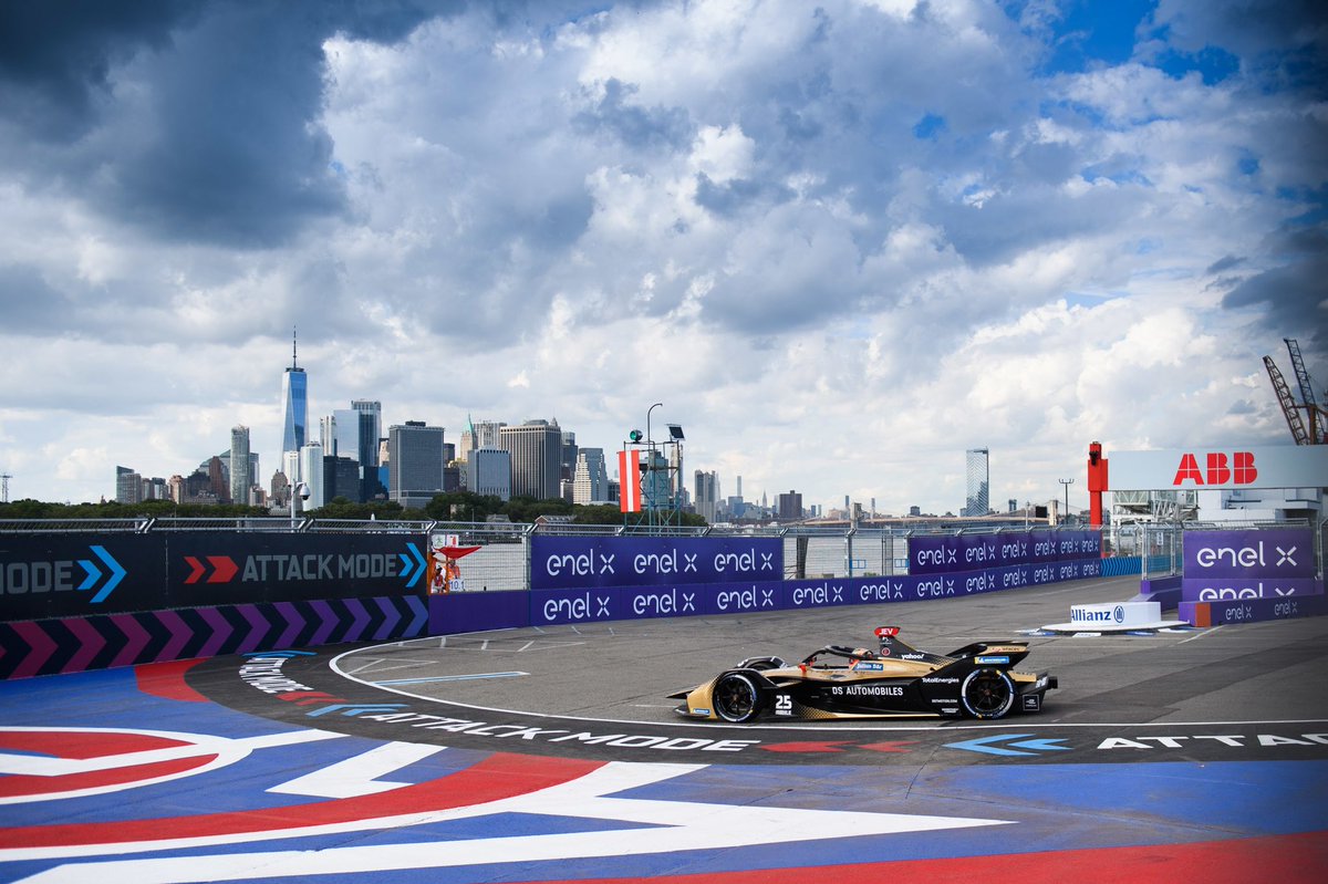 JeanEricVergne's tweet photo. TOUCHDOWN IN THE BIG 🍎 
✌🏼 Races, ✌🏼 #FanBoost opportunities 

https://t.co/VyTi7k7xf9

#DontCrackUnderPressure #TagHeuer #BeYourOwnBOSS #ThisIsBOSS #MichelinMotorsport #MichelinPilotSportEV  #ABBFormulaE #DSAutomobiles #DSTecheetah #DSPerformance #NYCEPrix #JEV25 https://t.co/KV4c4pt1Al