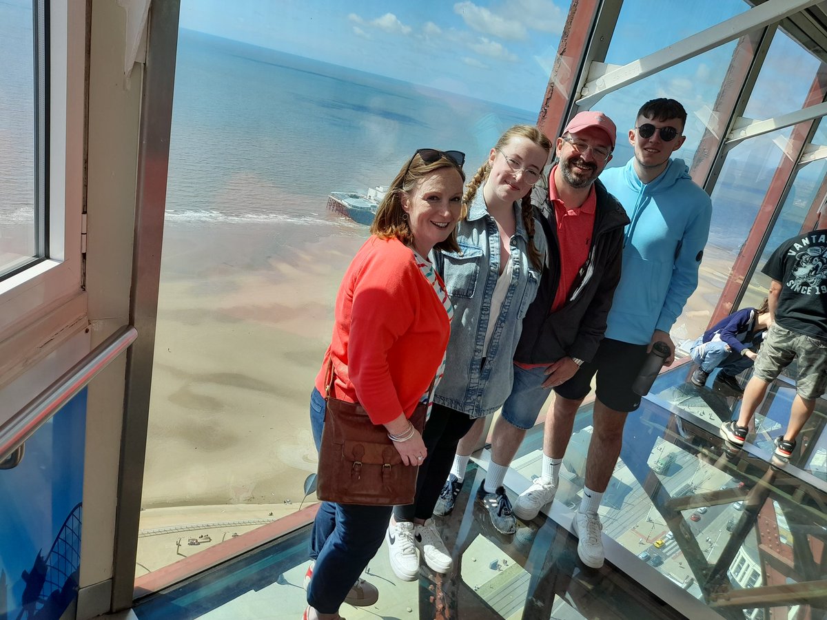 DavidForbes14's tweet photo. #BlackpoolTower wanted to do this for ages.  Perfect day for a trip up the tower https://t.co/lLHQgynCIT