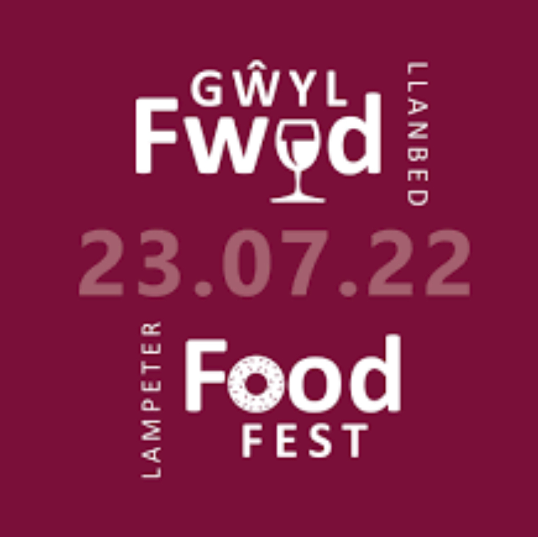 PanedCymru's tweet photo. Penwythnos Codi Hyder yn y Gymraeg 22-25 Gorffennaf, cyfle i fynd i weld cyngerdd Dathlu @Fflach a Gŵyl Fwyd Llanbed.

cysylltwch â codihyder@gmail.com https://t.co/8nx4n9LRQs
