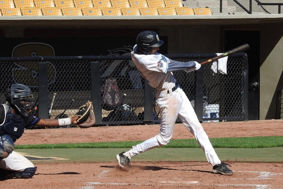 ThePBLO's tweet photo. The 18U Kitchener Panthers went down to Michigan on the weekend, but while the weekend didn't meet their expectations, they are raring to go for the 18U playoffs in a little over a week. โพ๏ธ
#ThePBLO | #KitchenerPanthers https://t.co/jpMdsVegkV