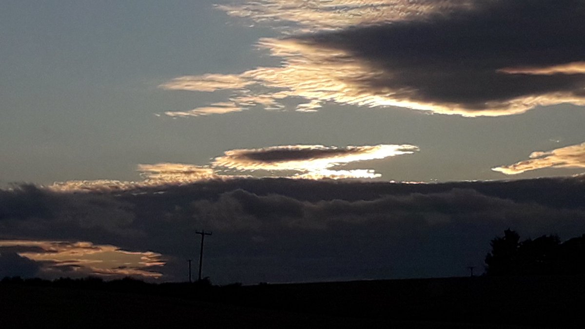 Watching the #sunset from a train window, on my way home after some long journeys #travellingByTrain #SmallBeauties