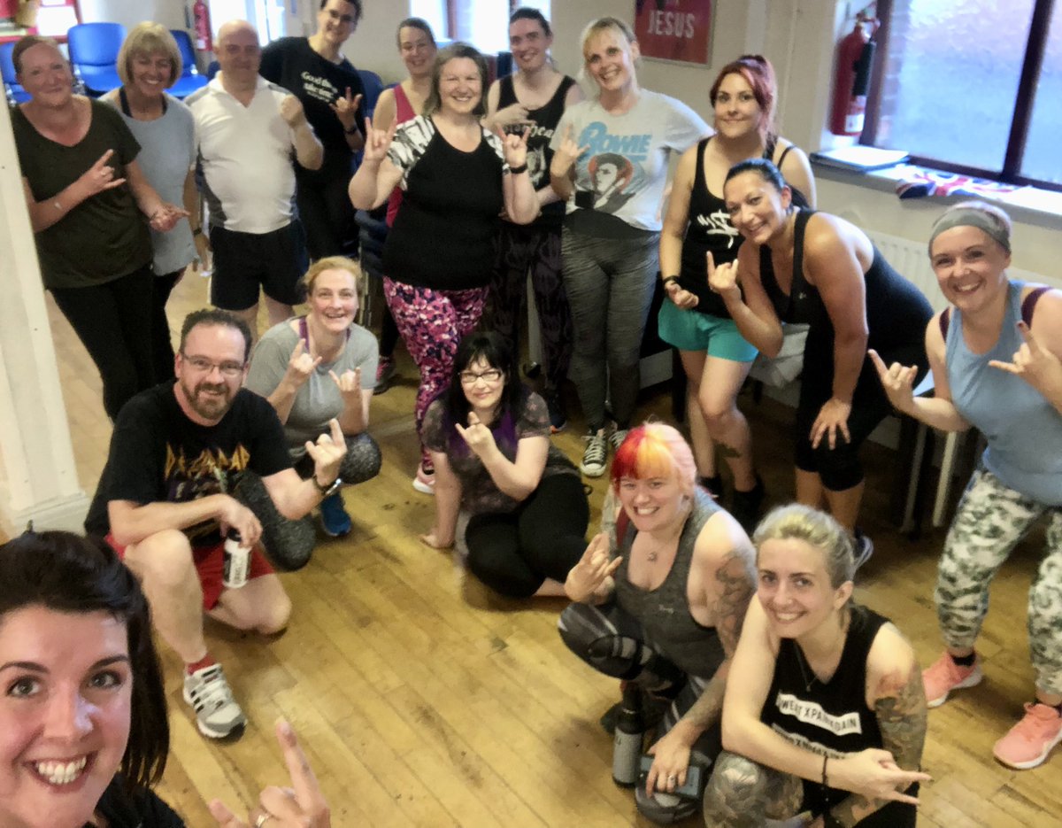 A happy, hot and sweaty Wednesday. 

You guys seriously impress me every week, braving the heat, smashing the choreography and giving it hell 🤘

#rockfitwithjenny #rockfituk