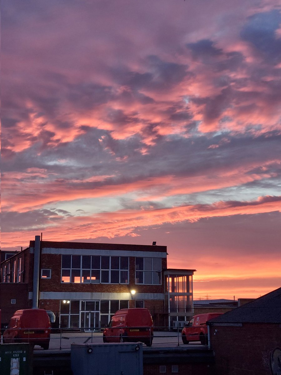 This evenings #sunset is brought to you with #RoyalMail vans opposite the studio kitchen window. Have a great evening! #Brighton #Hove #photo #PhotographyIsArt #artists #cooperatives #view