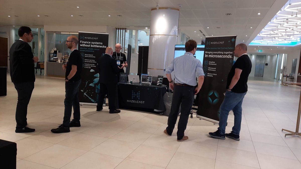 hazelcast's tweet photo. Hi from Open Source London! @FINOSFoundation 

#osfflondon #osfinserv #fintech #finance https://t.co/VtwVAzj2D1