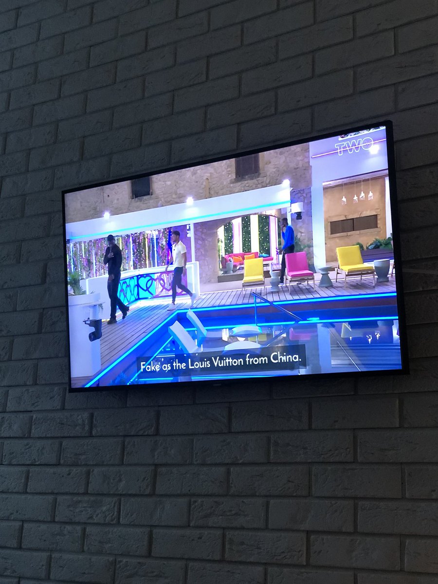 khloewilkinson's tweet photo. Davide <3 #loveisland https://t.co/5zc1dMXOu2