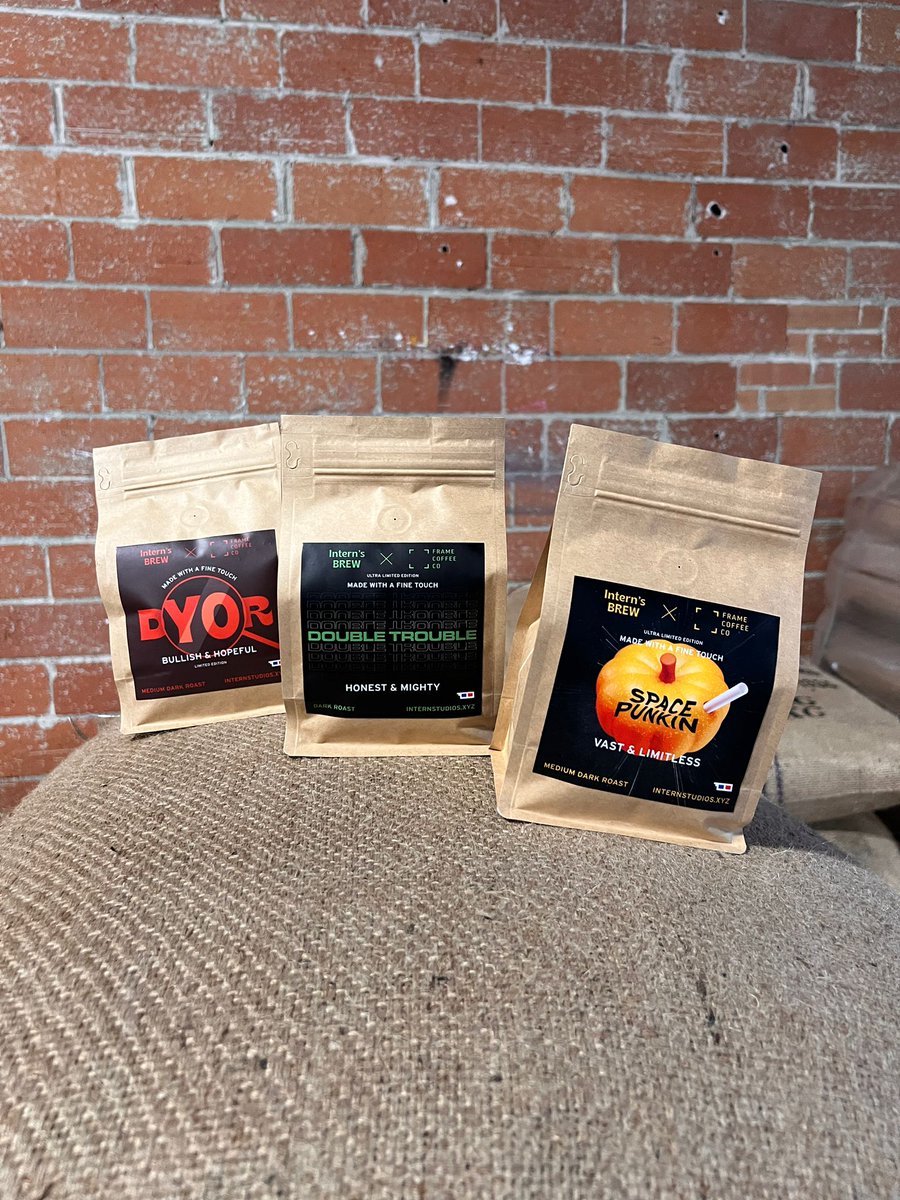 richerdIntern's tweet photo. Intern's Brew specialty coffee brand is more alive than ever and will start shipping coffee next week! 🟦🟥☕️

UTILITY, 
DYOR, 
DIAMOND HANDS, 
PUNKIN SPACE, 
DOUBLE TROUBLE, 
KINGS JUICE

Soon more news 👀

Wanna be cool? Buy the brew: https://t.co/VMe3HF0gSU https://t.co/NuTo3cFYIl