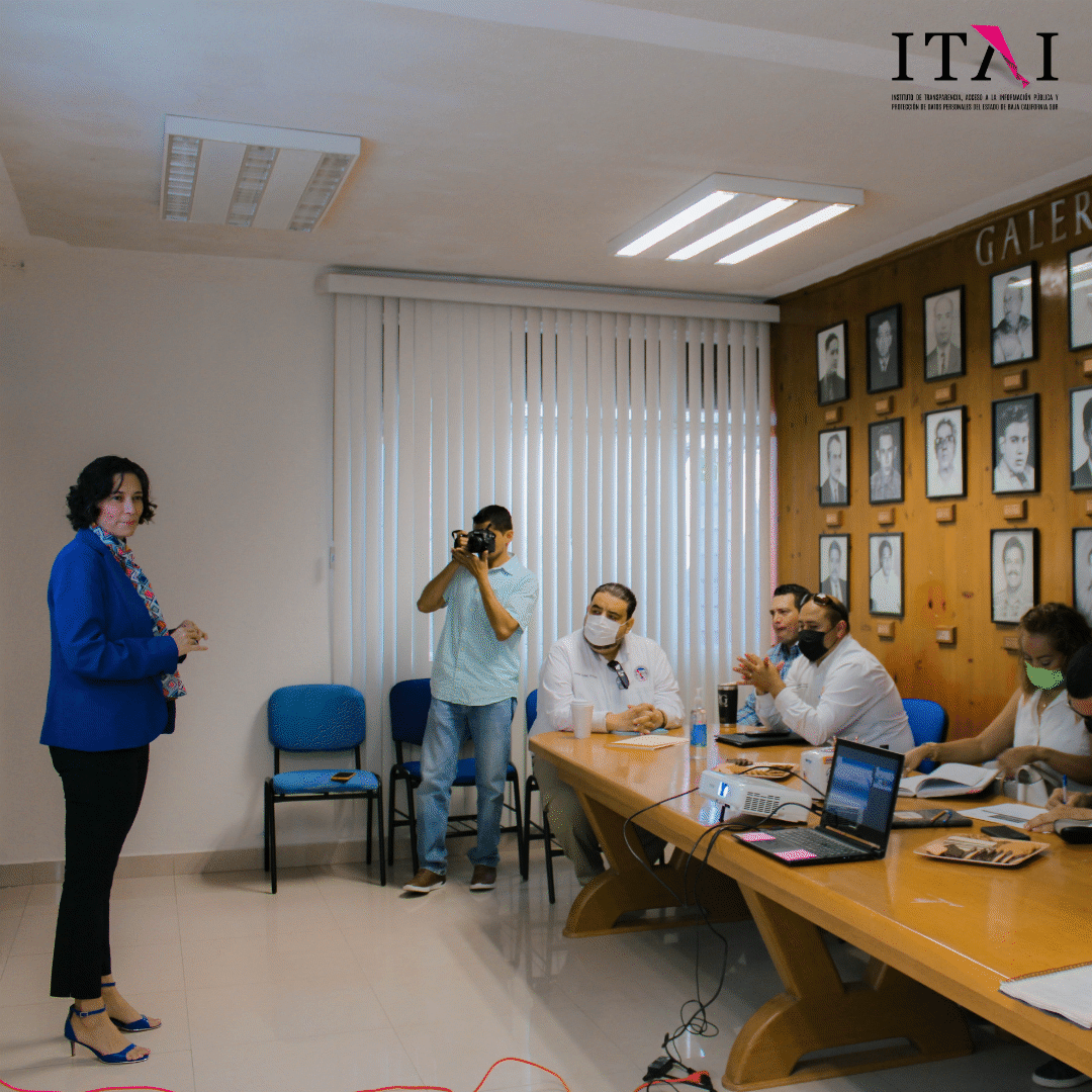 itaipbcs's tweet photo. Con el motivo de fortalecer la cultura por la transparencia y rendición de cuentas, el #ITAIBCS impartió una capacitación en materia de transparencia a sindicatos del Estado de Baja California Sur.

"Cuanta más transparencia, mayor participación" 
#TransparenciaSomosTodos https://t.co/ZhEcgttapv