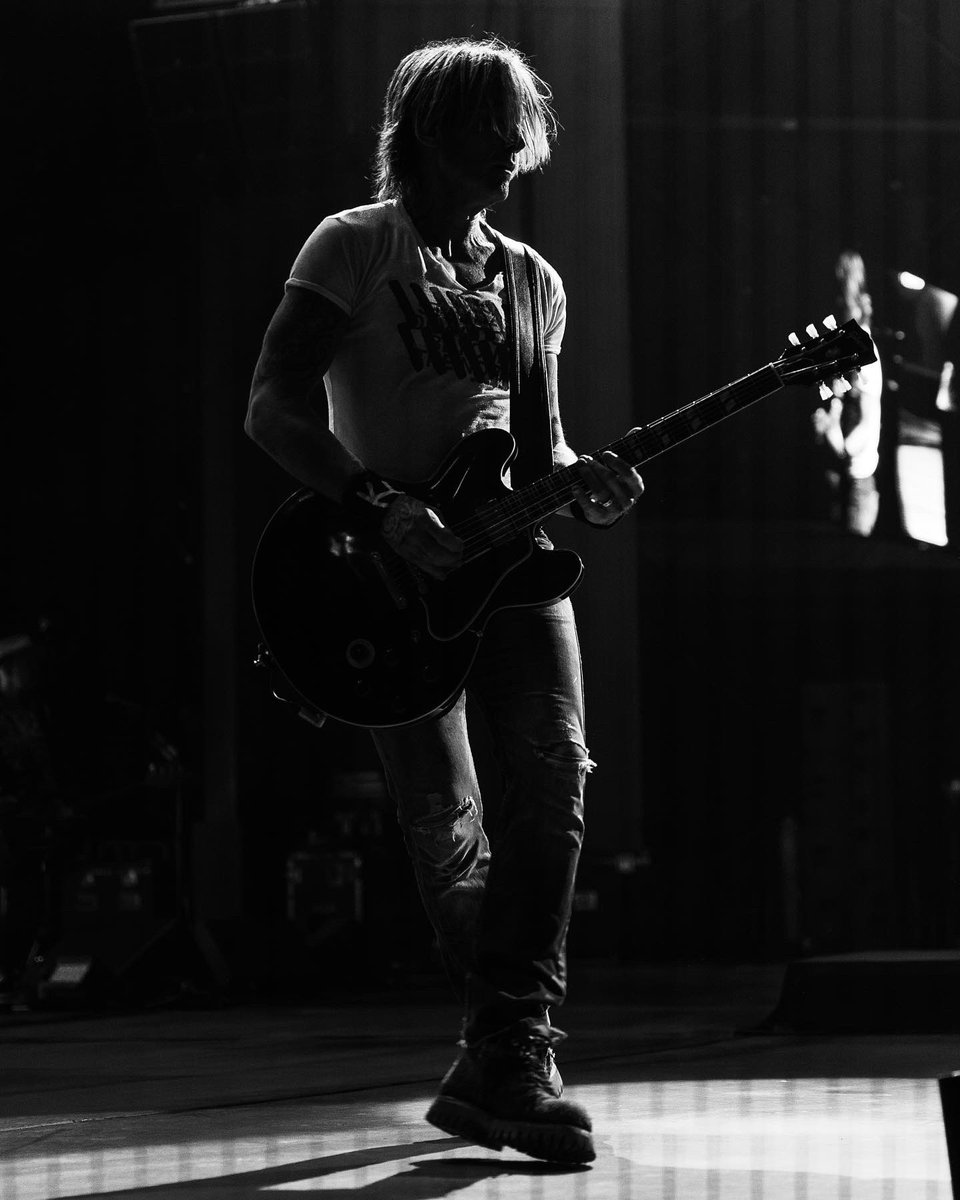 KeithUrban's tweet photo. 🎶 cause it’s Sunday night in Canandaigua… 🎶 https://t.co/hKnGqHGuSb