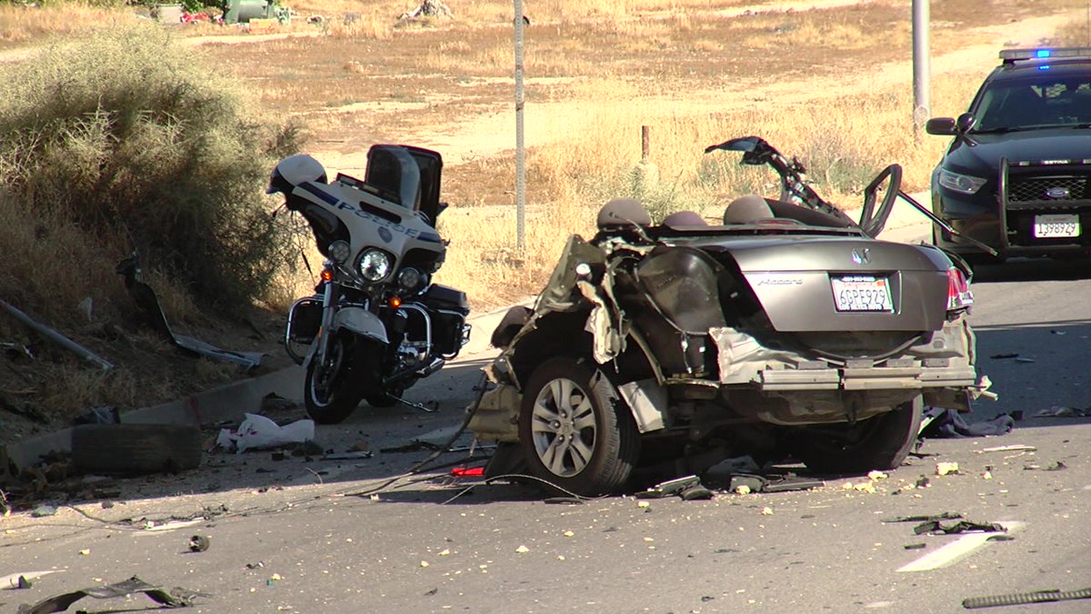 KGETnews's tweet photo. A crash tore a Honda Accord in half near the bluffs Wednesday morning.  More details: https://t.co/29zerwQm1J https://t.co/MtbvfTQ1r4