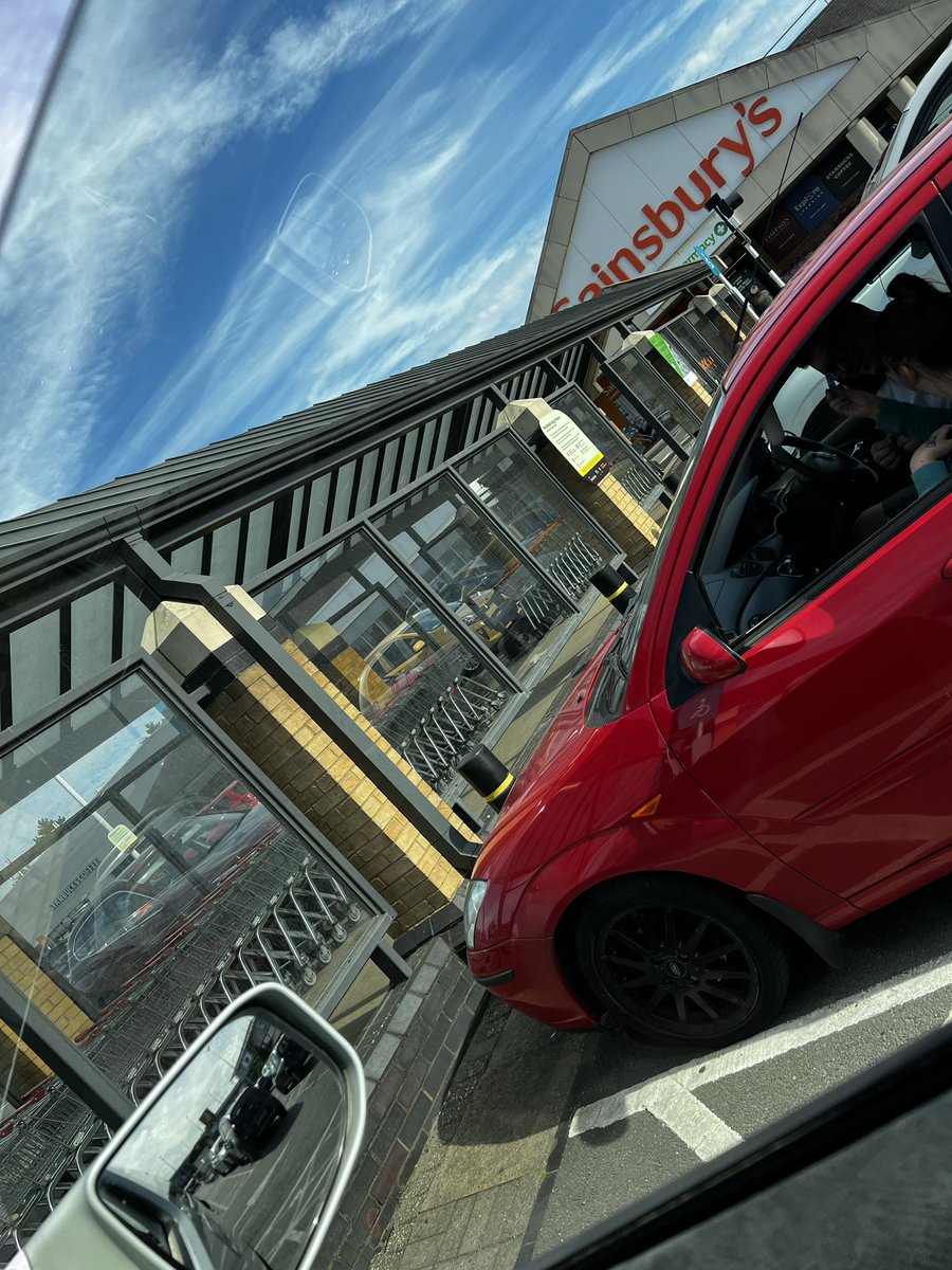 Mike Brewer tweet media