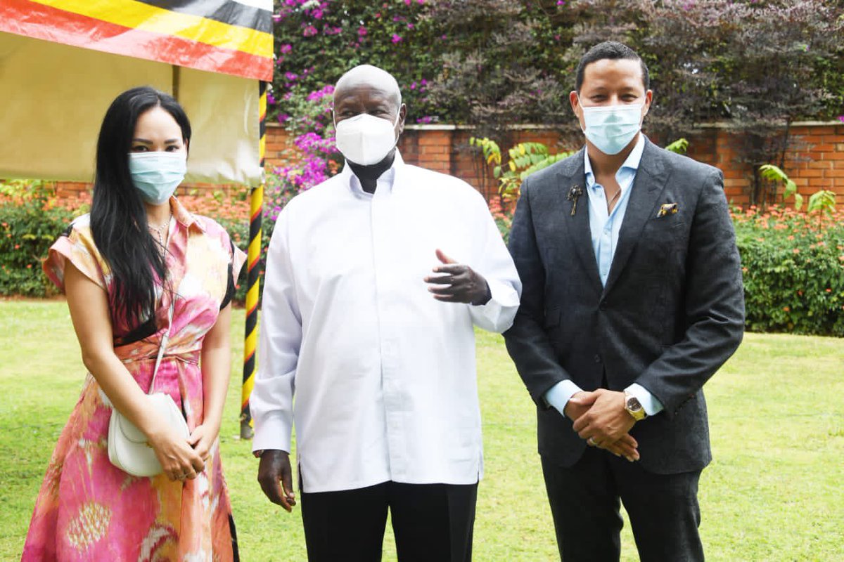 kacungira's tweet image. Celebrities have big ideas for Uganda. Akon: “Akon City, which will operate using my own cryptocurrency, Akoin”. 
Kanye West: “Uganda should be like Jurassic Park”. Terrence Howard: “Bringing a new form of flight to Uganda using the geometry of hydrogen”.