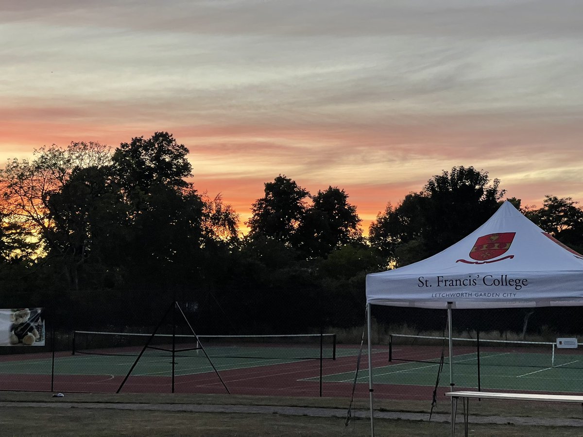 sfc_boarding's tweet photo. And so the sun sets on another academic year. We wish all our boarders a happy summer and we look forward to seeing our returning students in September #summerholidays #sunset #nofilter #endofterm #boarding #iloveboarding #sfcboarding #sfcboardingfun https://t.co/EwBdEK2Arp