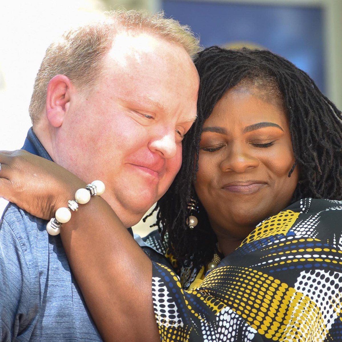Several emotional moments captured yesterday during the Founders’ Plaza Dedication and Sorority Time Capsule ceremonies. 

A recap of photos by Soror Amina Lampkin 💙💛

📸 Amina Lampkin