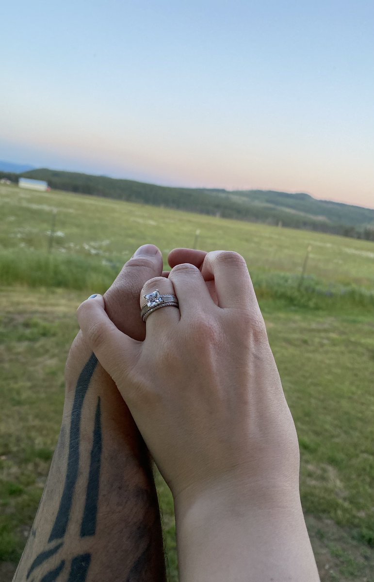 CheyanneDove's tweet photo. I honestly still can’t get over the fact that I get to marry my best friend 😩💍 https://t.co/NqL9H1lK60