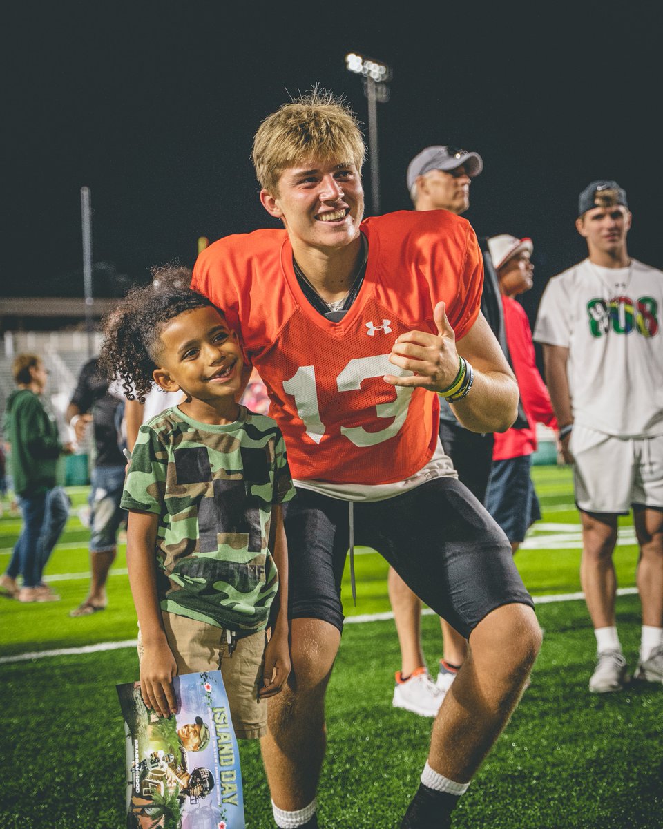 Hawaii Athletics tweet media