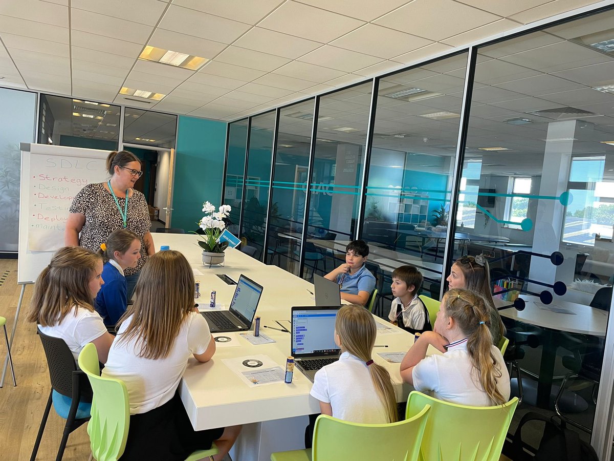 childrensuni's tweet photo. Children from @sidmouthschool had a wonderful “Day in the Clouds” today @GiacomCM. They took part in a variety of activity stations including HR, Sales and Marketing and got to create their own logos.
#Adayintheclouds https://t.co/e78DPxlmrs
