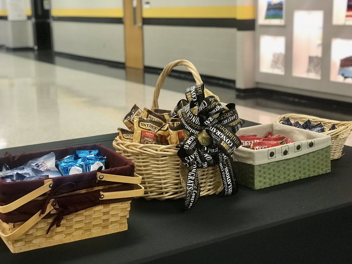 smiller_educ8or's tweet image. More math PL 😊 New group of participants, same hashtag #SumnerMath kicking off the year with K-12 conversations about standards-aligned instructional practices &amp;amp; using IPG to look at theory in action #ROCvision @KarenMedana
