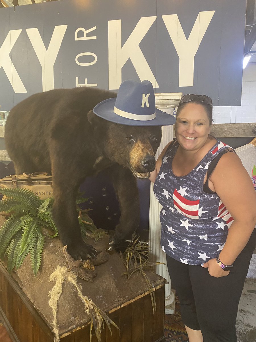 KarverNichole's tweet photo. When I’m Kentucky for my 11 year old’s softball nationals, and I dragged my family 1.5 hours just to see Cocaine Bear. I feel like Karen and Georgia would approve 🤣 @GHardstark @KarenKilgariff @MyFavMurder https://t.co/ADJY76avJu
