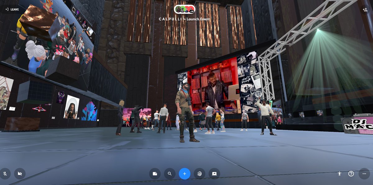 TheeVandakar's tweet photo. It's LIT!!! WHAT A GREAT SHOW! @DeclanOfficer @spatialxr @readyplayerme @StiloMusicGroup #metaverse #web3 #metavideography #metaconcerts https://t.co/g9Jg95U1pU