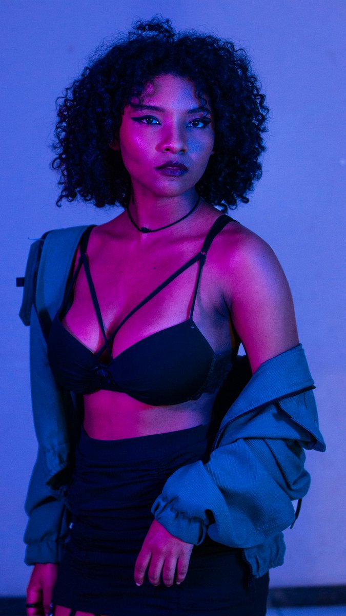 _cosmic_dance's tweet photo. Nas quartas nós apresentamos a #Evelynn e não tinha ninguém melhor que a Heze né?!
Ps: Lembrando que todas as fotos que estamos postando foram tiradas pelo @YuriSatelite.
#KDAEvelynn #CBLOL #CBLOLAcademy #kpop #lol #KDA #MORE #kpopdance #LeagueOfLegends https://t.co/F1hftbYMw0