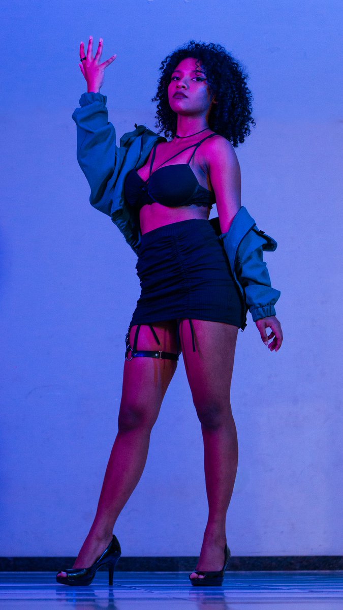 _cosmic_dance's tweet photo. Nas quartas nós apresentamos a #Evelynn e não tinha ninguém melhor que a Heze né?!
Ps: Lembrando que todas as fotos que estamos postando foram tiradas pelo @YuriSatelite.
#KDAEvelynn #CBLOL #CBLOLAcademy #kpop #lol #KDA #MORE #kpopdance #LeagueOfLegends https://t.co/F1hftbYMw0