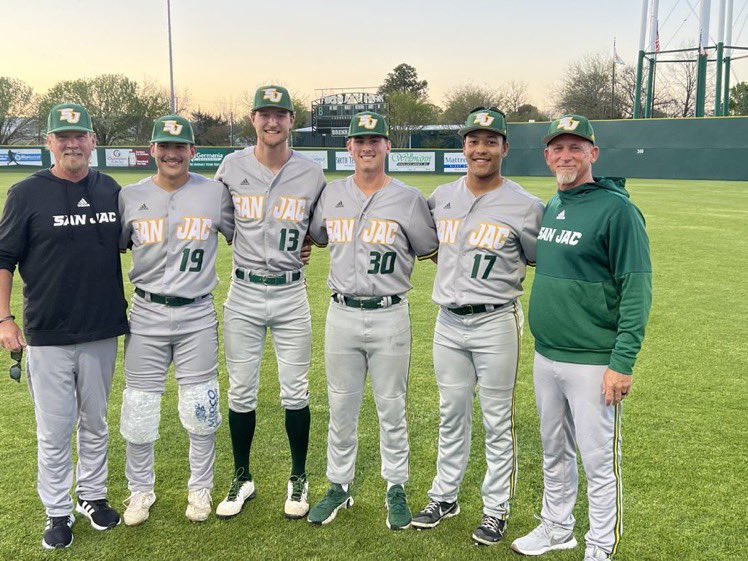 12. In a span of 3 conference games @SJGator_BB had: 
No Hitter @CJSTUART22 
1 hitter <a href="/GodwinEvan/">Evan Godwin</a> 
Perfect Game Hunter Hollan <a href="/hollanhunter1/">Hunter Hollan</a> 
All caught by Eric Benitez
Called by Woody Williams (Now at UT)

Video game stuff.