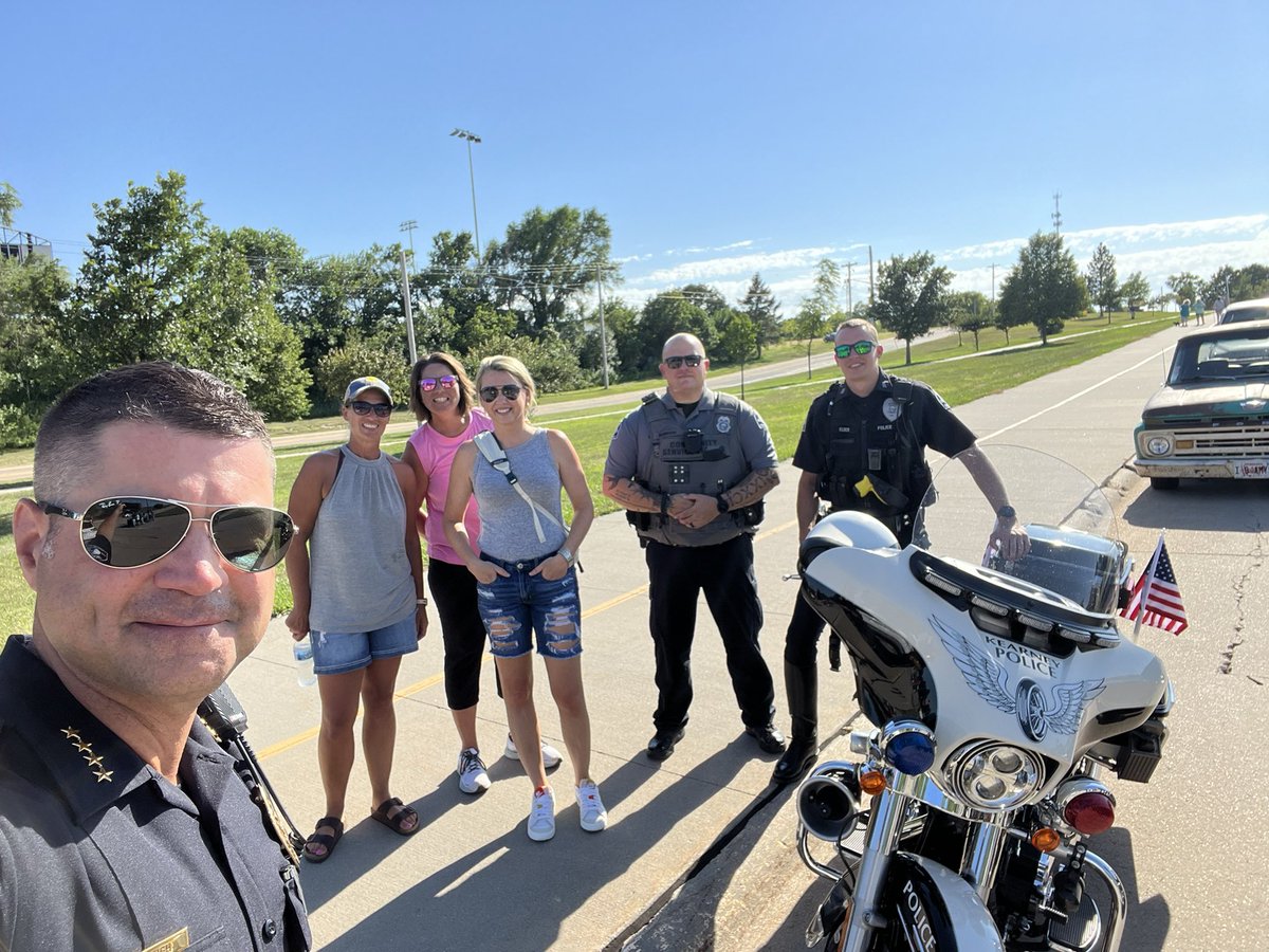 Chief Bryan Waugh (@chiefwaughkpd) on Twitter photo Back on a Solo for the annual Cruise Nite classic car parade for the nursing home, retirement, senior living communities in <a href="/CityofKearney/">City of Kearney, NE</a>. Always great to ride with our talented <a href="/KearneyPolice/">Kearney Police Dept</a> Motor Cops! Great job by all involved from SSU, UPB, & <a href="/BuffaloCountySO/">Buffalo County Sheriff's Office</a>. Thank you! 🇺🇸 Back on a Solo for the annual Cruise Nite classic car parade for the nursing home, retirement, senior living communities in <a href="/CityofKearney/">City of Kearney, NE</a>. Always great to ride with our talented <a href="/KearneyPolice/">Kearney Police Dept</a> Motor Cops! Great job by all involved from SSU, UPB, & <a href="/BuffaloCountySO/">Buffalo County Sheriff's Office</a>. Thank you! 🇺🇸