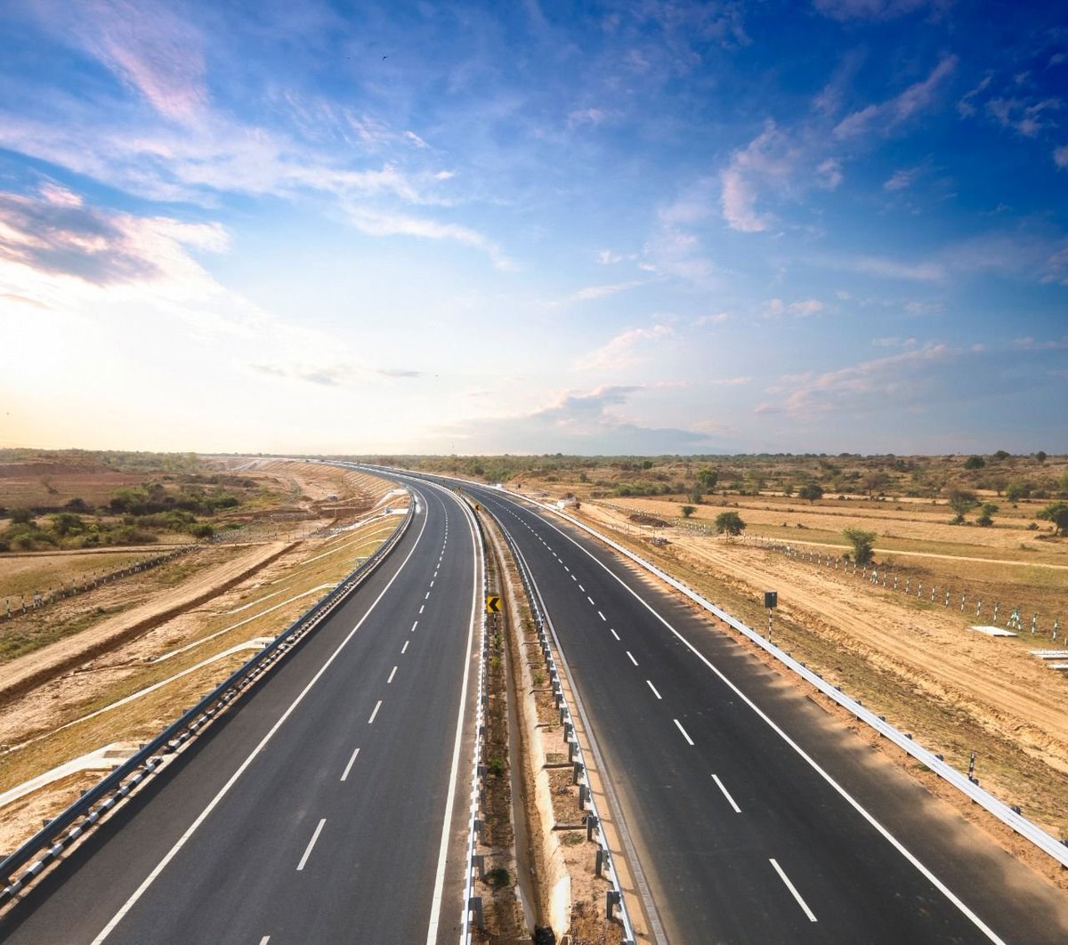 airnewsalerts's tweet photo. Prime Minister @narendramodi to visit Uttar Pradesh on Saturday and inaugurate Bundelkhand Expressway at Kaitheri village in Orai tehsil of Jalaun district.

296 Km four-lane expressway has been constructed at cost of around Rs 14 thousand 850 crore. https://t.co/THadlRCzjX