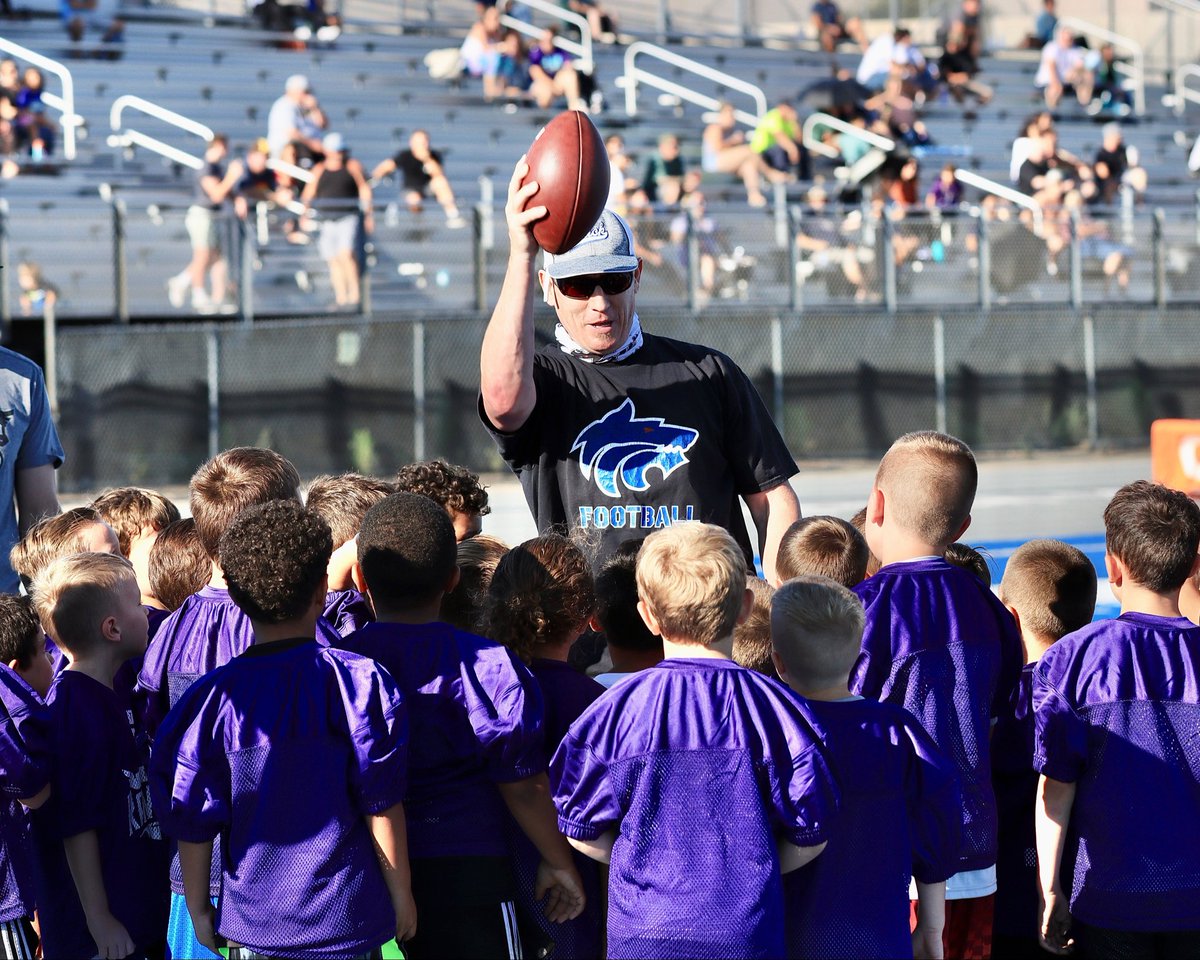 whfbcoach's tweet photo. Loved having the Ravens out for camp the last two nights! Have a great season! https://t.co/x5L0Wcyj7Q