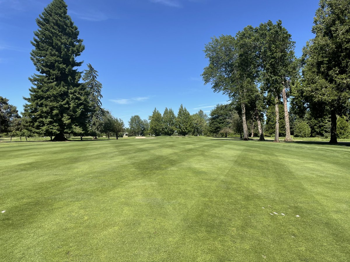 wiggine2's tweet photo. A little over 2 months in at the new gig and the crew is doing an amazing job dialing in the course for the summer. https://t.co/IsPaVyn14w