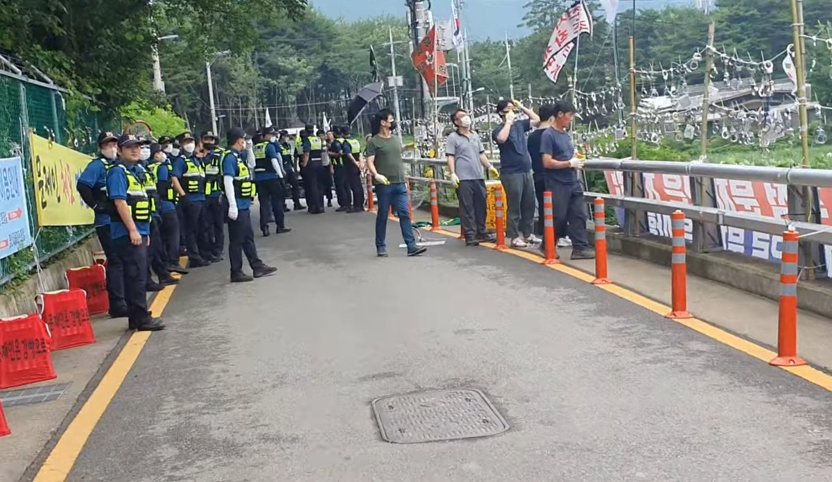 아놔 ㅋㅋㅋㅋㅋ
여러분 우리 오늘 또 파티해야겠는데요? 
두근두근 
양산시에서 
보이시나요? 
수갑등 강제 철거 ㅋㅋㅋㅋㅋㅋ
안전신문고 만세! 
신도하신분들 만세!
쿠키(@cooky_brown) 님 민세! 
흑흑흑