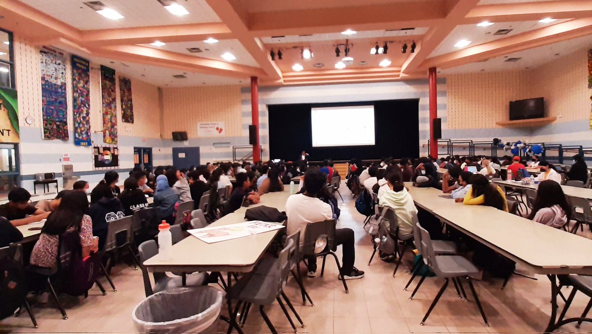 FMMtweets's tweet photo. #Kickstart2022 Ss gathered to learn about #financialliteracy from a pro!!! ๐๐ผ
BIG THANKS to David Noronha from BDO Debt Solutions for his informative & engaging discussion๐น๏ธIt's never too early to learn about financial responsibility ๐
@YCDSB @paonesl #studentengagement https://t.co/s8Sqyw71yT