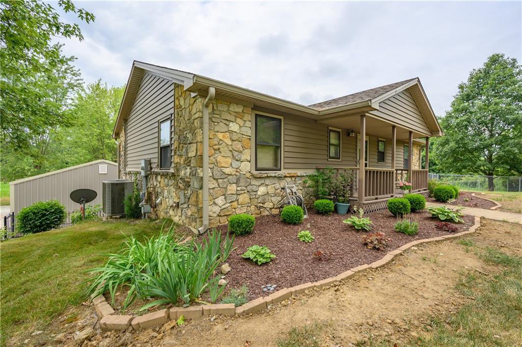 TeamAbelHomes's tweet photo. OUR NEWEST LISTING…
5+ acres
3 BED
3 BATH
WALKOUT BASEMENT
IC SCHOOLS
#theabels
#yourhomegrownrealtors
#kellerwilliamsindymetrosouth
#trafalgarkw
#countryliving
https://t.co/FkmbQ31YJC https://t.co/v88JJ4ZGDt