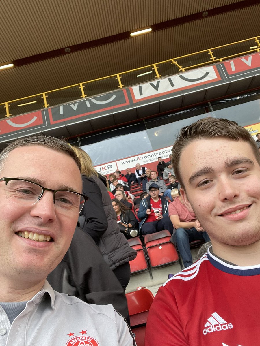 psw1588's tweet photo. Back to #todders tonight with @Muzz2612 for the @AberdeenFC vs @Dumbartonfc @PremierSportsTV #cup #game #standfree #aberdeen #pedroandmuzz https://t.co/QfZGwEX8Se