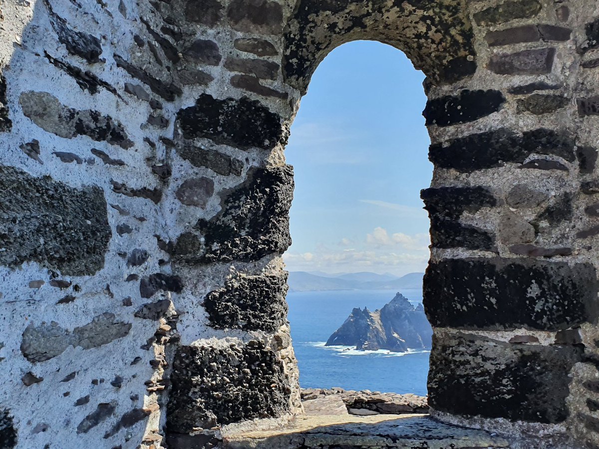 I landed on Skellig Michael today determined to get up the first 100 steps as I have a really gammy knee.  When I got to 100 I decided to push myself to do annother 20, then another 20 then...618 steps later I reached the top. The force was with me!