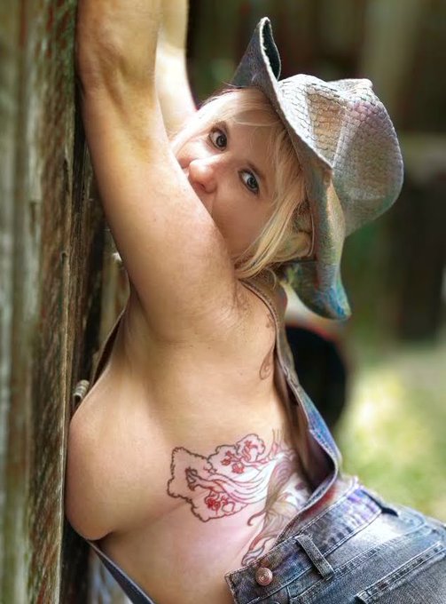 I wanna ride a cowboy https://t.co/DfpJS8C1Wk