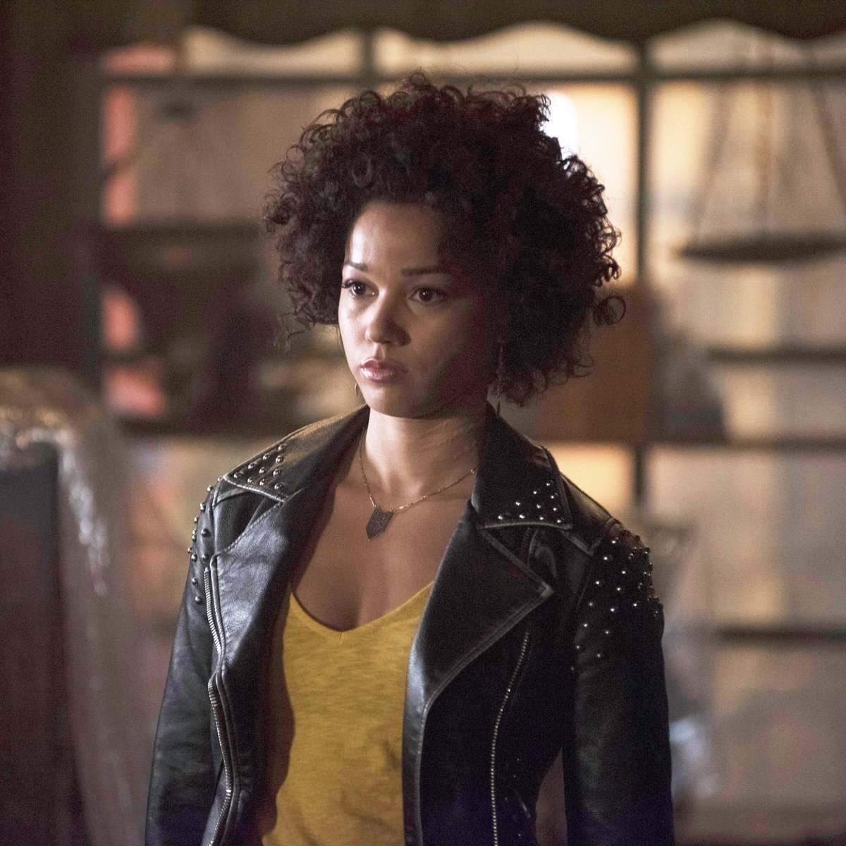 CulturePopNews_'s tweet photo. Joyeux anniversaire à Alisha Wainwright (#Shadowhunters, #RasingDion) qui fête ses 33 ans. 🎉 https://t.co/D8NEg8GXkk