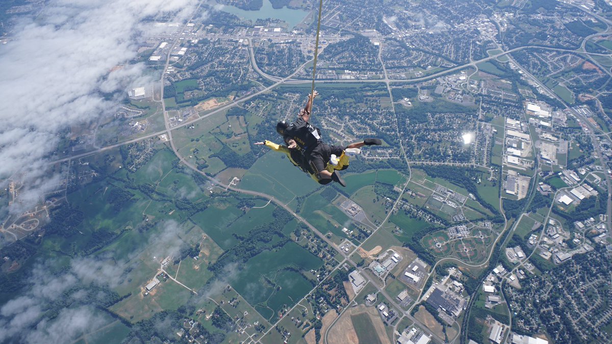 ALWAYS love spending time with our military learning about their amazing career opportunities. Today was super special! Thank you @ArmyGK shout out to Jake and Ryan for the safe landing and awesome photos & video!