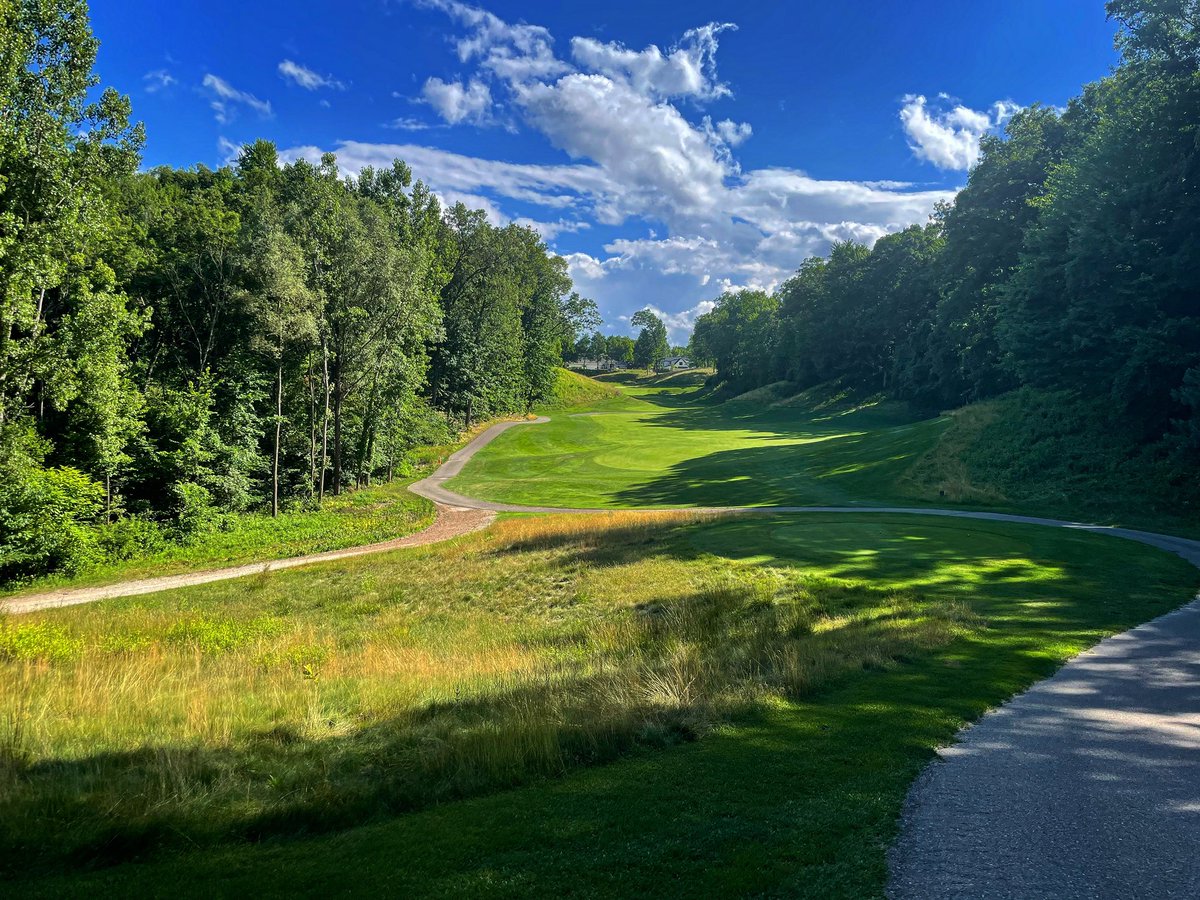 CJRomig's tweet photo. Love me some Michigan Golf! #PureMichigan #Golf #KoolDay https://t.co/asMXPE7qR8