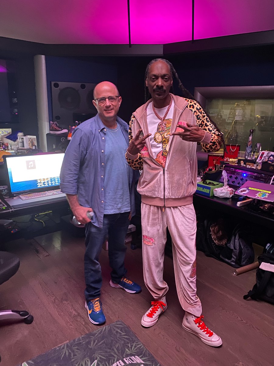 Not every day you meet a legend. <a href="/SnoopDogg/">Snoop Dogg</a> <a href="/TheBoysTV/">THE BOYS</a>