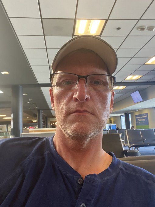 Getting ready to fly. #alaskaairlines https://t.co/ZqhrVEvg8K<a href="/tag/alaskaairlines"class="tags">#alaskaairlines</a>