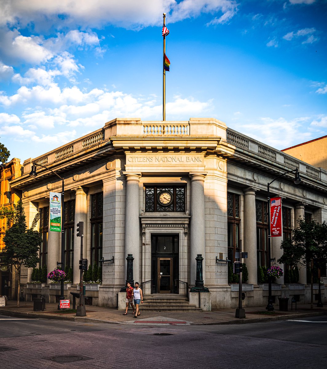 adrianpomilio's tweet photo. An evening in #fredrickmd
#leica #zeiss #travel #travelphotography #architecture #architecturephotography #photography #photo #maryland https://t.co/FzTuHhBgMt