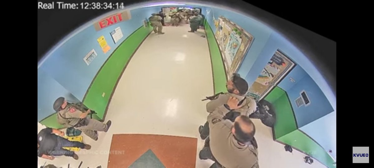 Kendra19381973's tweet photo. @Jackx4023 @HemeIsABlast @moodyforelpaso Watch the video towards the very end, you'll see the other officers trying to comfort him.  The guy in pic with phone was one of the 1st ones there, story says husband was at least 17 minutes away. https://t.co/EF6VlkoRdK